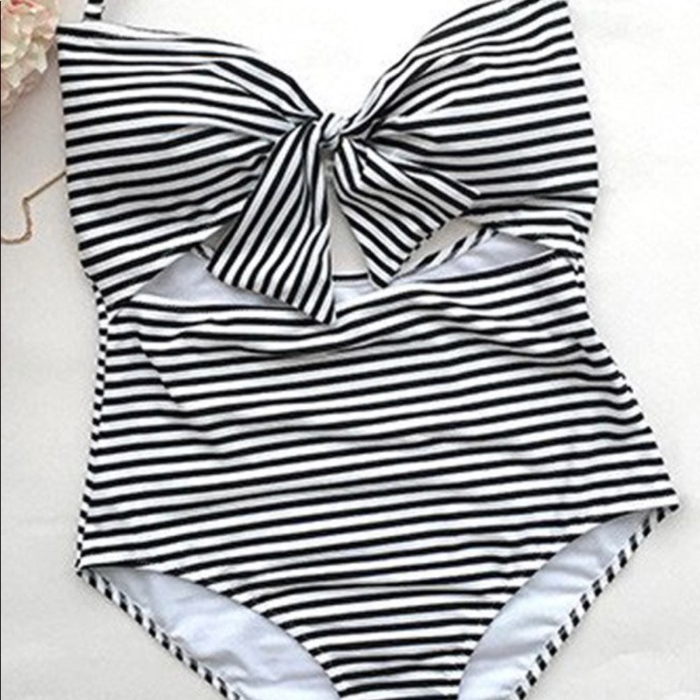 //NEW// Cupshe one piece